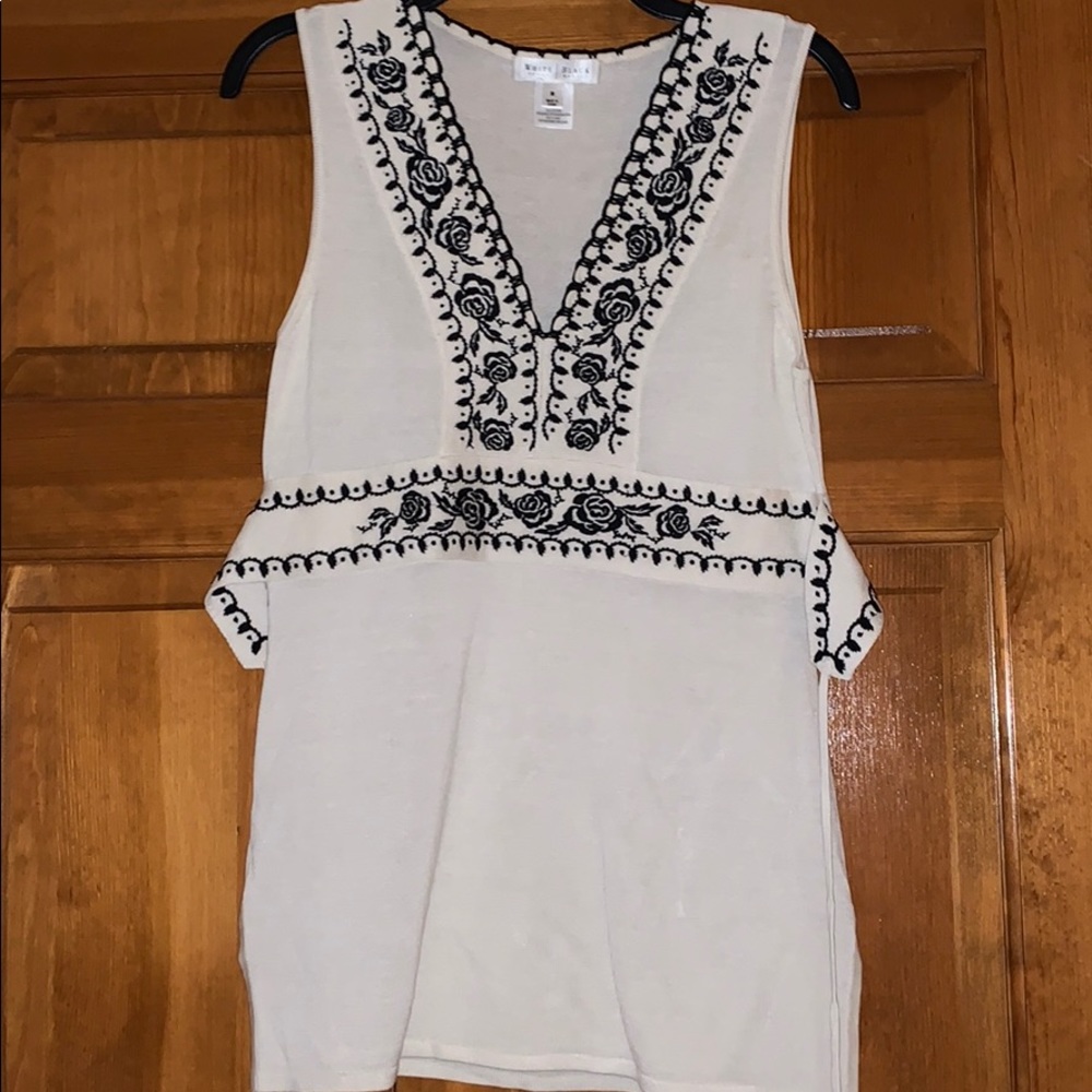 White Black Women’s M Sleeveless Cream Top